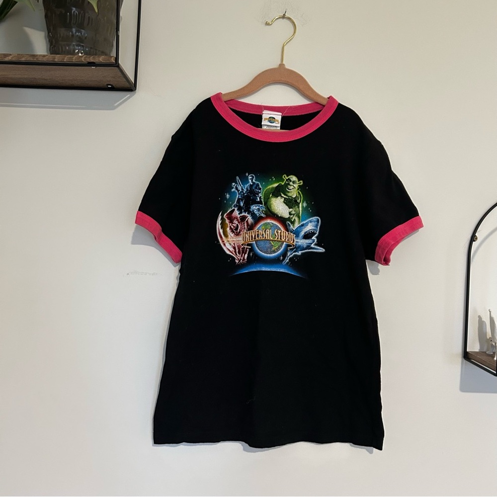 Y2K Universal Studios Short Sleeve Ringer Tee Size Youth‎ Large